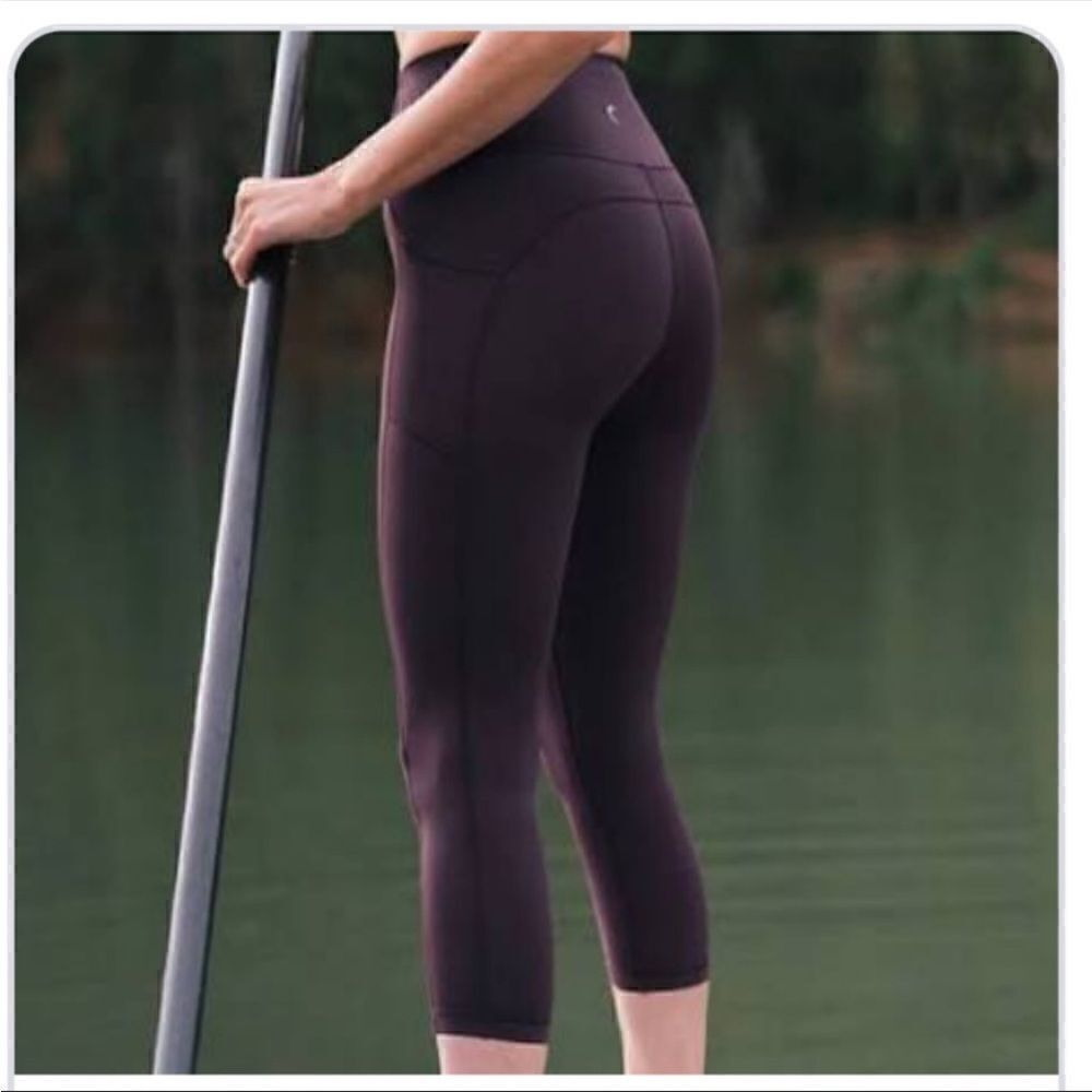 Zyia Active Plum Cropped Leggings